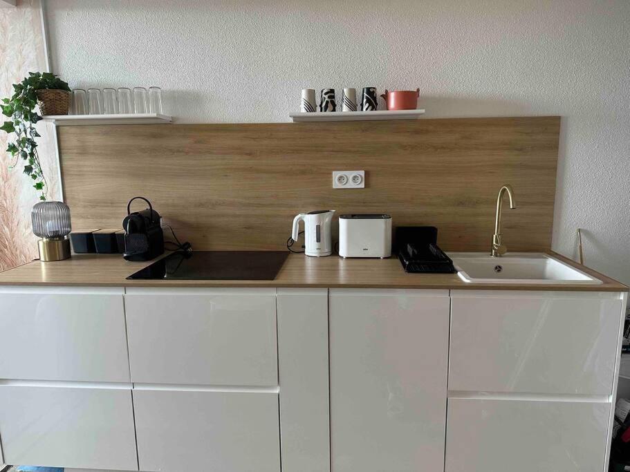 Apartment Mon A La Plage, Piscine, Wifi, Tv Frontignan